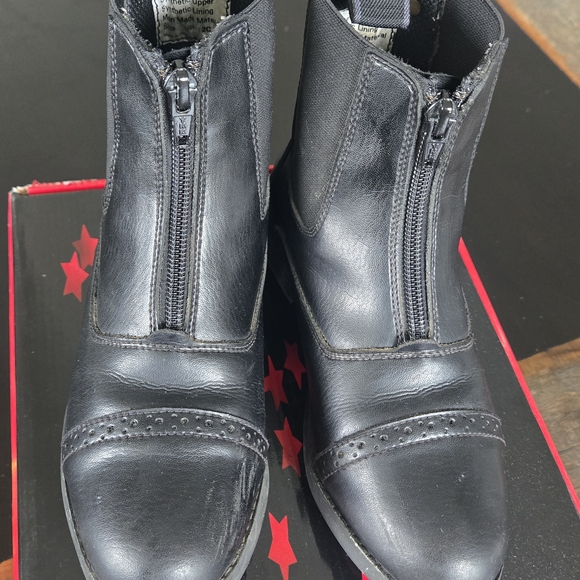 EquiStar Black Leather Ankle Boots - Picture 6 of 15